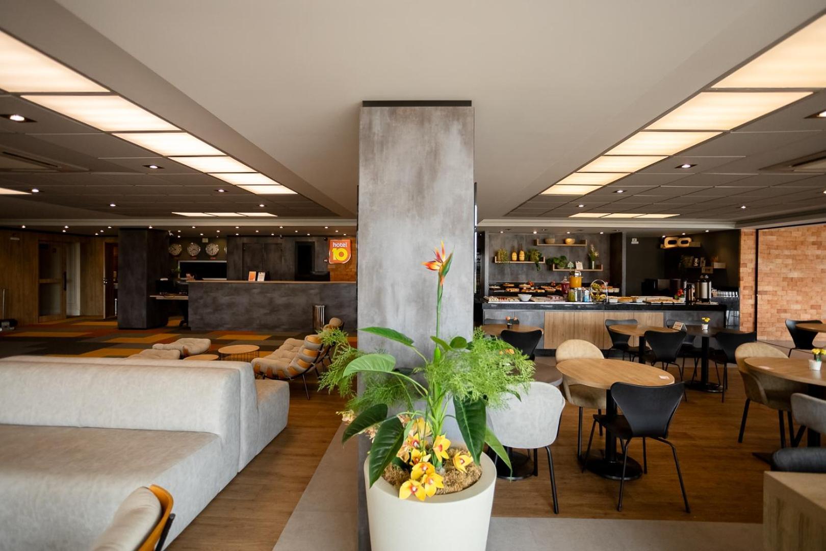 פונטה גרוסה Hotel 10 Ponta Grossa מראה חיצוני תמונה